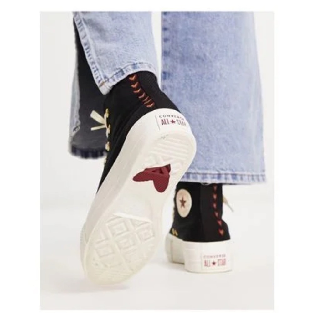 Converse Chuck Taylor All Star Lift Hi platform sneakers with heart embroidery